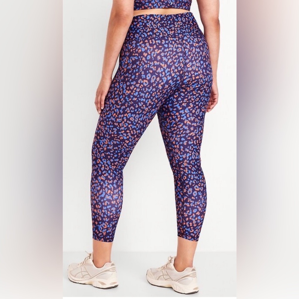 NWT Old Navy Powersoft High-rise Leopard Print Crop Leggings (size small)